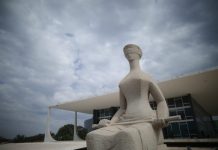 PT pede a Dino e Mendonça retirada do sigilo sobre investigações do Master pt-pede-a-dino-e-mendonca-retirada-do-sigilo-sobre-investigacoes-do-master