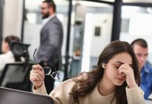 Brasil lidera estresse corporativo na América Latina: profissionais com problemas de saúde mental podem perder até 93 dias úteis de trabalho por ano, aponta Aon e TELUS Health brasil-lidera-estresse-corporativo-na-america-latina:-profissionais-com-problemas-de-saude-mental-podem-perder-ate-93-dias-uteis-de-trabalho-por-ano,-aponta-aon-e-telus-health